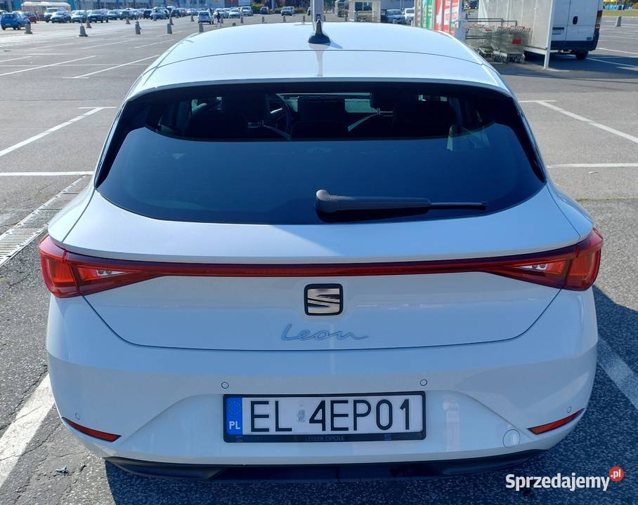 Seat Leon 2021 150 15 TSI Xcellence lakier metallic Łódź