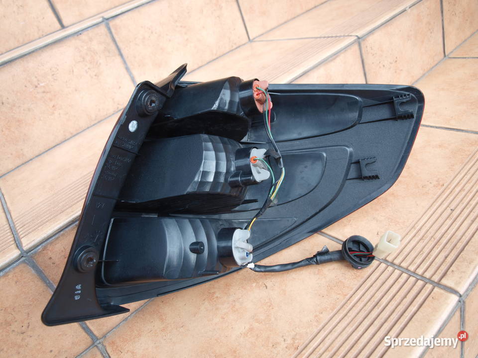 Suzuki SX4 lampa lewa tył 2006 2014r Kalisz