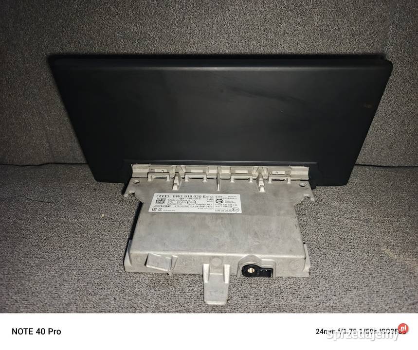 Audi A4 B9 8W1 wyświetlacz monitor ekran LCD osobowe Sprzęt audio fabryczny sprzedam