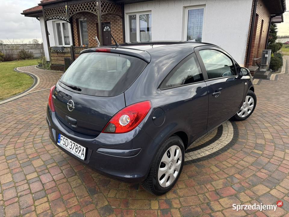 Opel Corsa D 2009 Benzyna 12 80 NISKI PRZEBIEG Drezdenko sprzedam