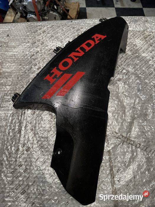 HONDA VFR750F VFR Osłona Dolna Prawa Owiewka Poznań