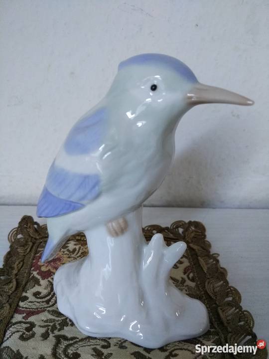 Piękny ptak z porcelany