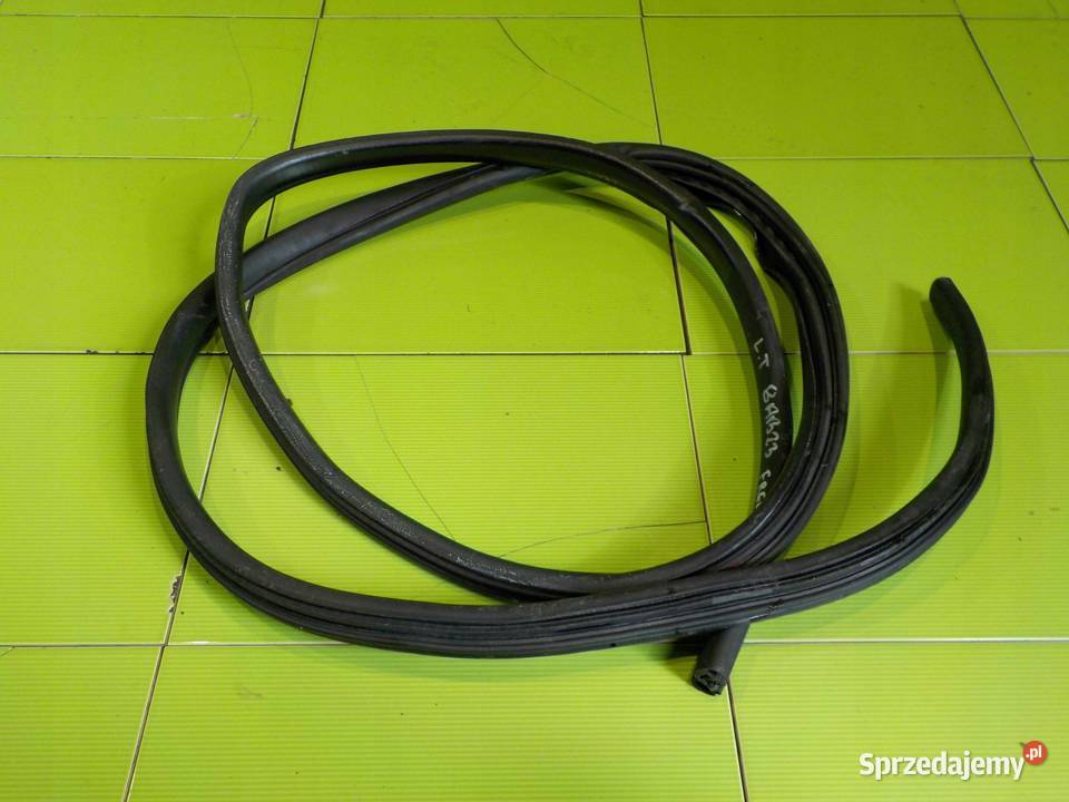FREELANDER II 07r uszczelka drzwi lewa tyl osobowe Karoseria Suków
