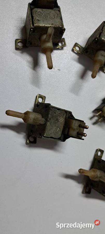 Zaworek podciśnienia Mercedes W123 sprzedam