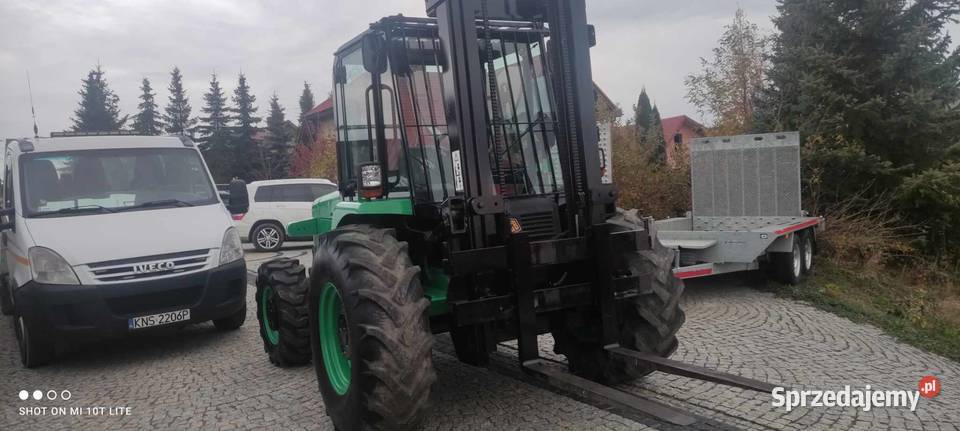 wózek widłowy jcb terenowy