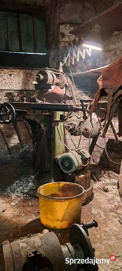 likwidacja warsztatu ślusarskiego tokarka