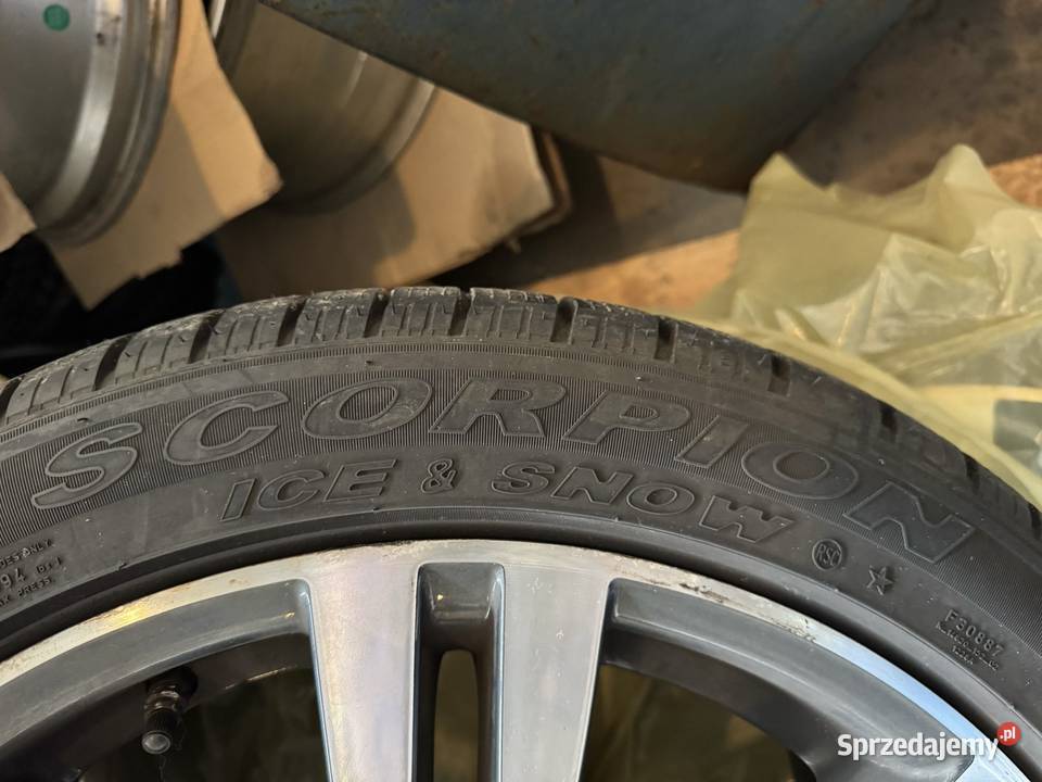 Do sprzedania komplet kół zimowych BMW X5 X6 Samochodowe