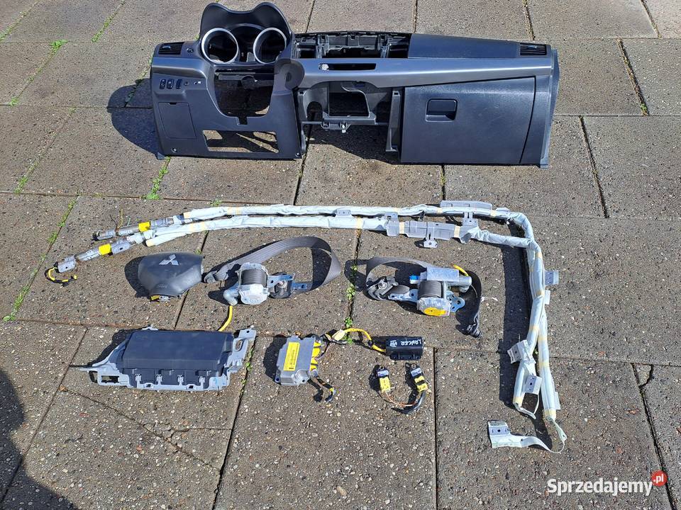 Mitsubishi Lancer VIII Sportback deska Rok produkcji 2009 Jastrzębie-Zdrój