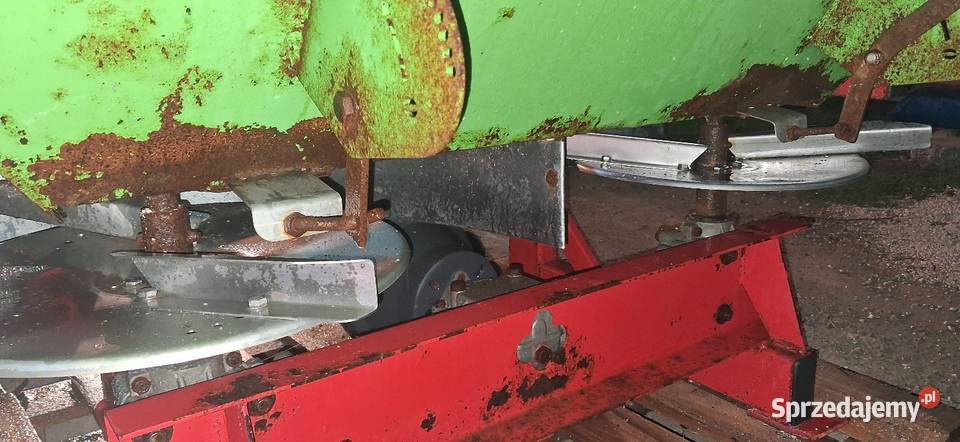 Sprzedam Rozsiewacz dwutarczowy Strumyk Roztropice