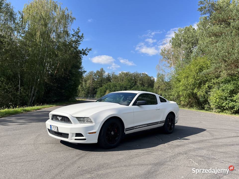 Ford mustang 3.7 2013 rok w idealnym stanie !