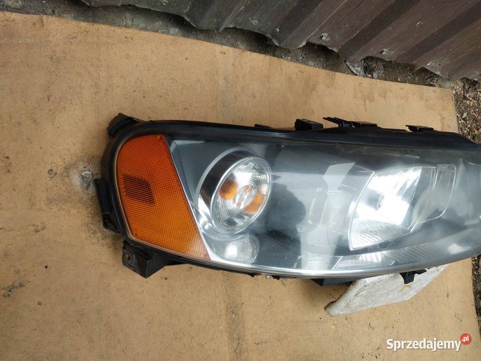 Lampa Xenon prawa Volvo XC70 V70 lift 0407 Wąwolnica