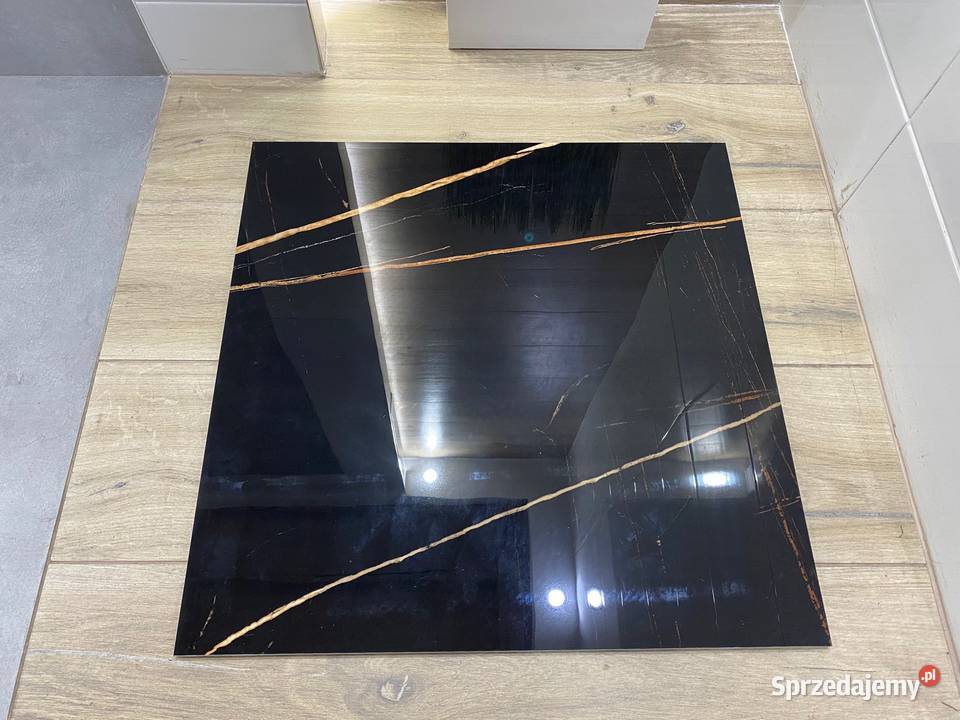 CZARNY MARMUR POLEROWANY 60x60 ZŁOTA ŻYŁKA gatI Łask