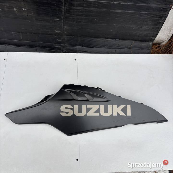 OWIEWKA OSŁONA PŁUG PRAWY SUZUKI GSXR GSXR 1000 Plastiki Radom