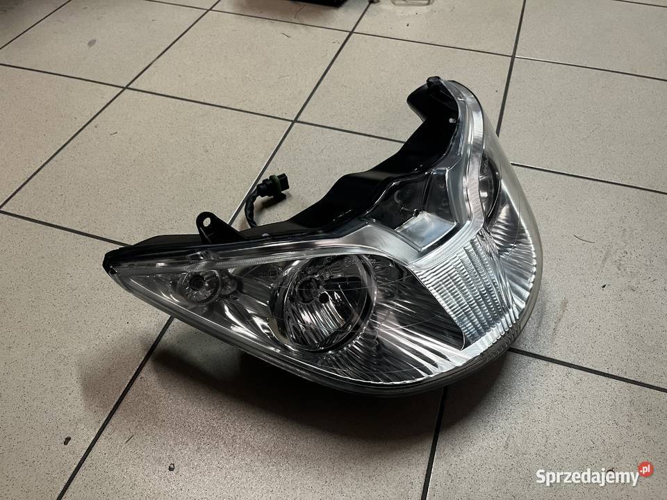 Reflektor lampa przód Piaggio X8 XEVO 400 Brzeszcze sprzedam