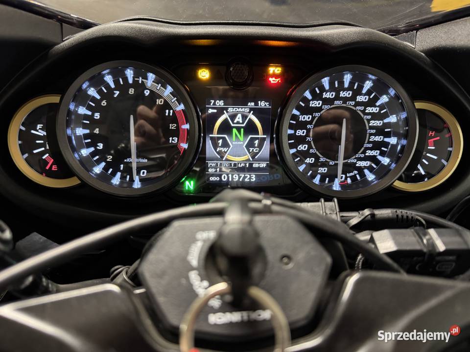 Suzuki GSX1300R Hayabusa 2021 2023 SalonPL