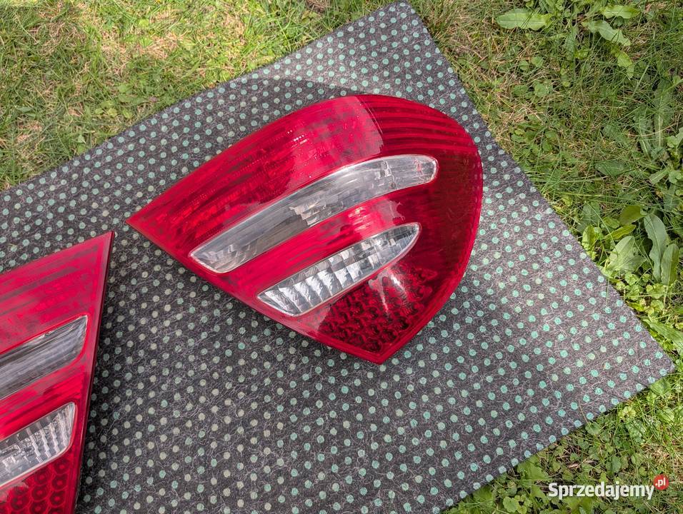 Lampy tylne MercedesBenz W211 przed lift Trzcianka