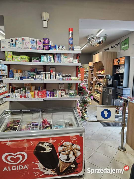 Funkcjonujący sklep spożywczy z wyposażeniem i Wiele sprzedam