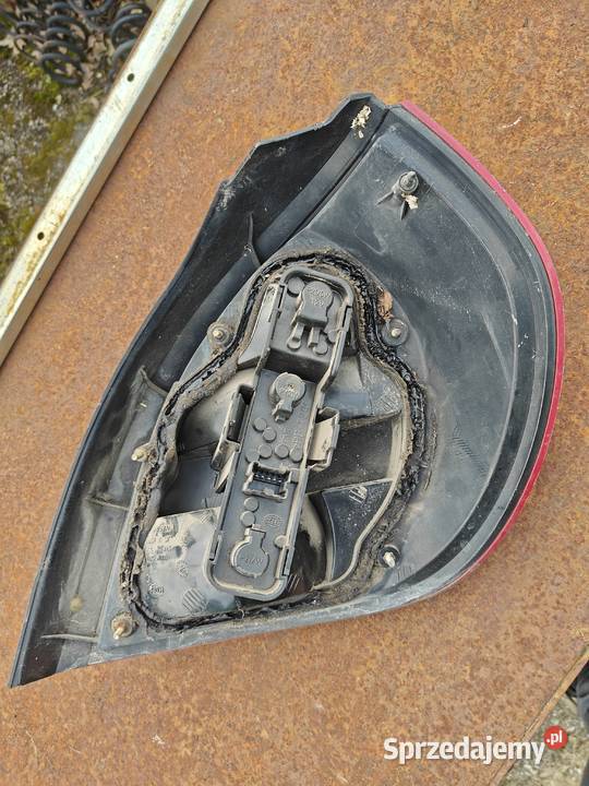 Nissan Almera lewa lampa tylna hatchback Lampy tylne Łagów