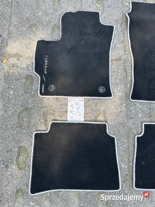 Toyota Corolla Sedan Kombi dywaniki welurowe OE