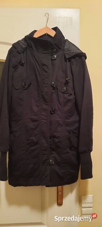 Czarna kurtka lekko ocieplana z odpinanym Lublin