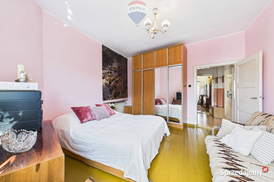 Kamienica mieszkania 2 lokale usługowe 3 garaże wielkopolskie Ostrzeszów