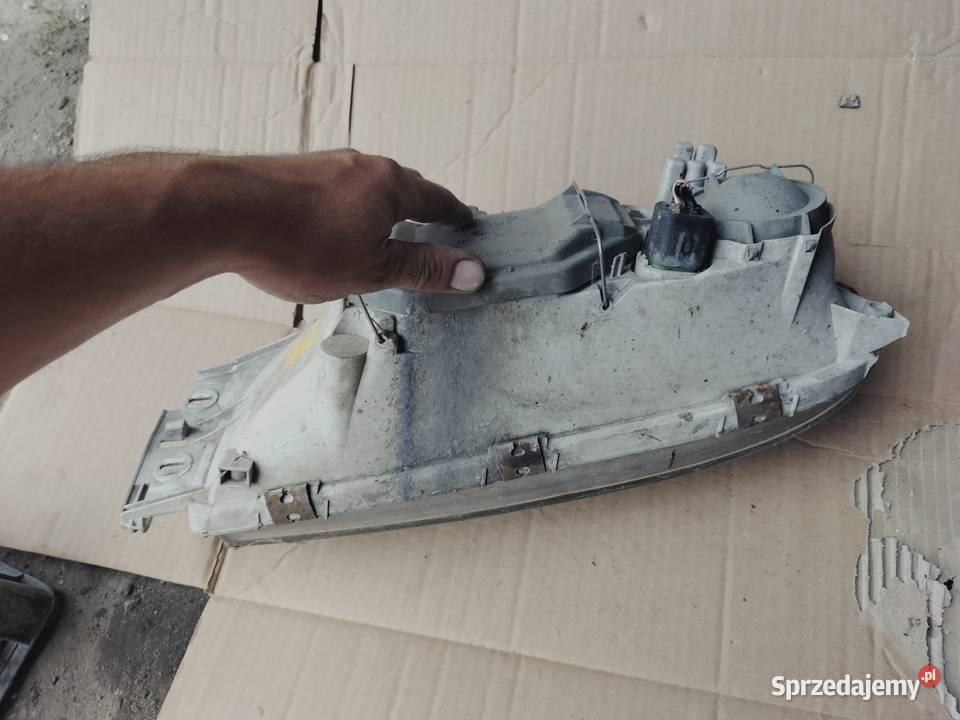 LAMPA PRZÓD PRZEDNIA PRAWA REFLEKTOR FORD FIESTA Kamień-Kolonia