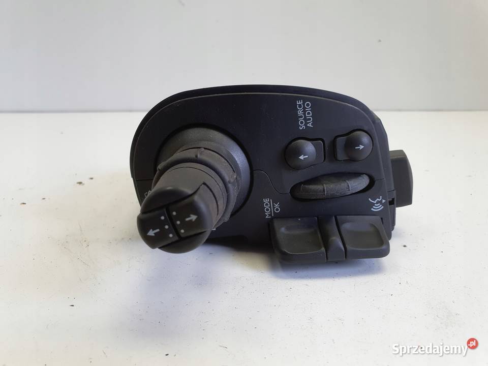 Renault Kangoo II PANEL STEROWNIA RADIEM Rudka