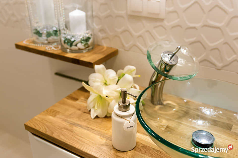 Wynajmę stanowisko do manicure i pedicure Kielce 17m2