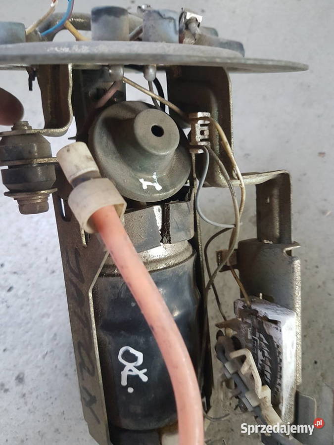 NISSAN SENTRA 16 POMPA PALIWA KOSZ PALIWA POMPKA Turkowice