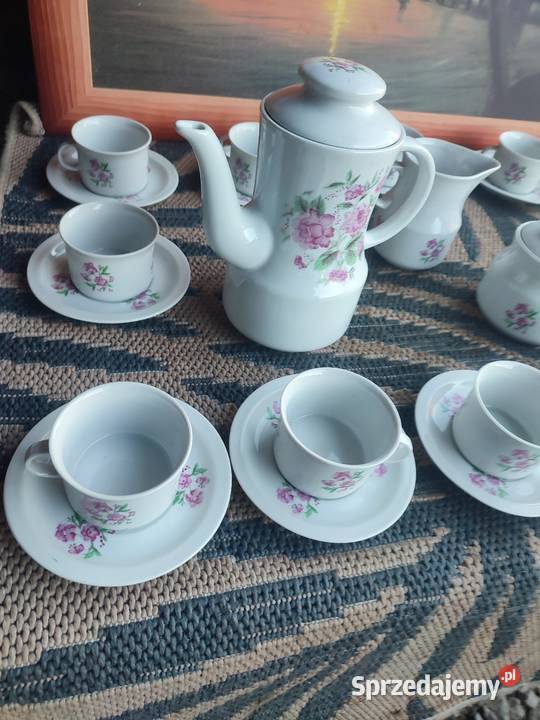 Porcelanowy serwis kawowy Wawel z czasów PRL podkarpackie Dulcza Wielka