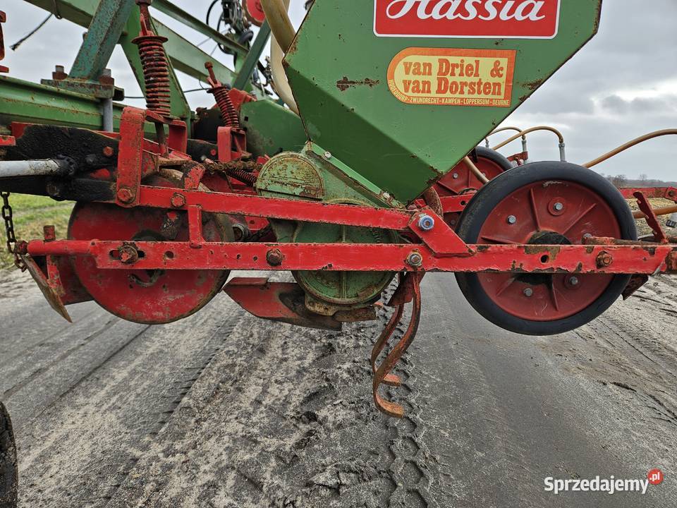 Siewnik do buraków hassia 12rzedow podsiewacz Brodnica