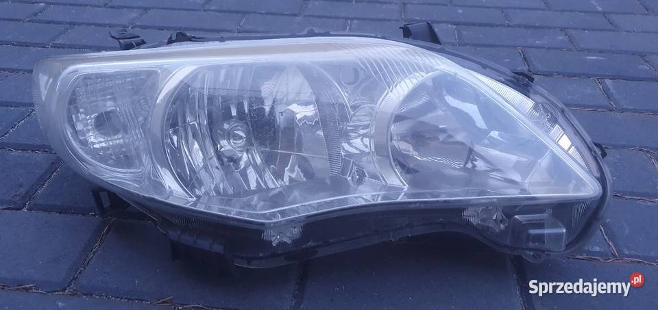TOYOTA COROLLA E15 lampa przód prawa WYSYŁKA Pobiedziska