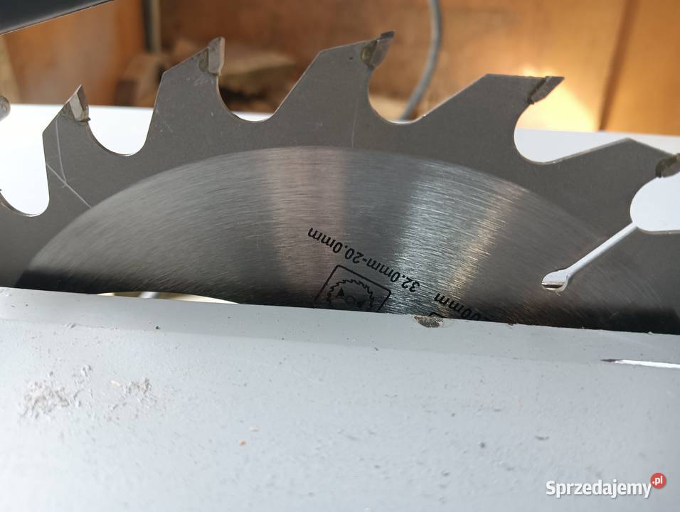 Piła pilarka do drewna 600W 230V drzewa stołowa Wałbrzych