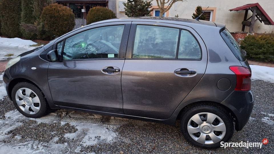 Toyota Yaris 13VVTi 87 manual euro 4 2008 świętokrzyskie Staszów