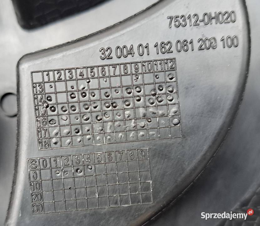 Emblemat logo znaczek przód Toyota Aygo II Mielęcin