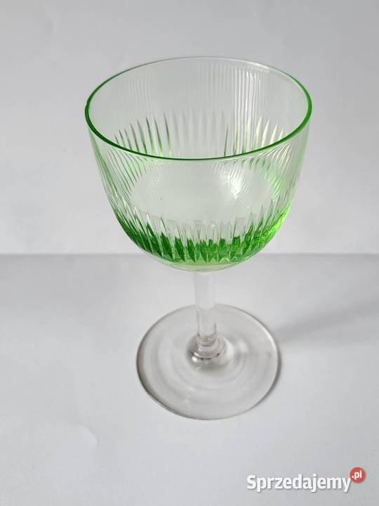 Kieliszki uranowe ładny szlif pomorskie Gdańsk