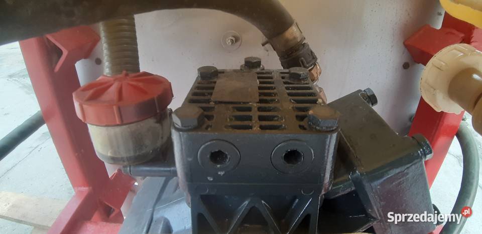 Opryskiwacz sadowniczy zawieszany Pilmet 320 Błędów