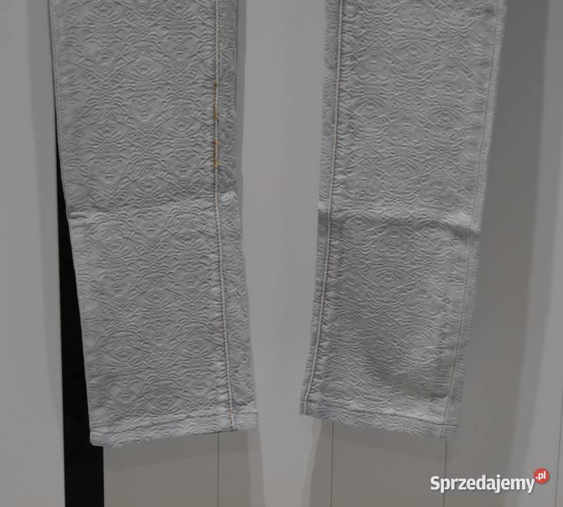 Spodnie rurki wytłaczany wzorek 36 S Moda i Styl Wrocław sprzedam