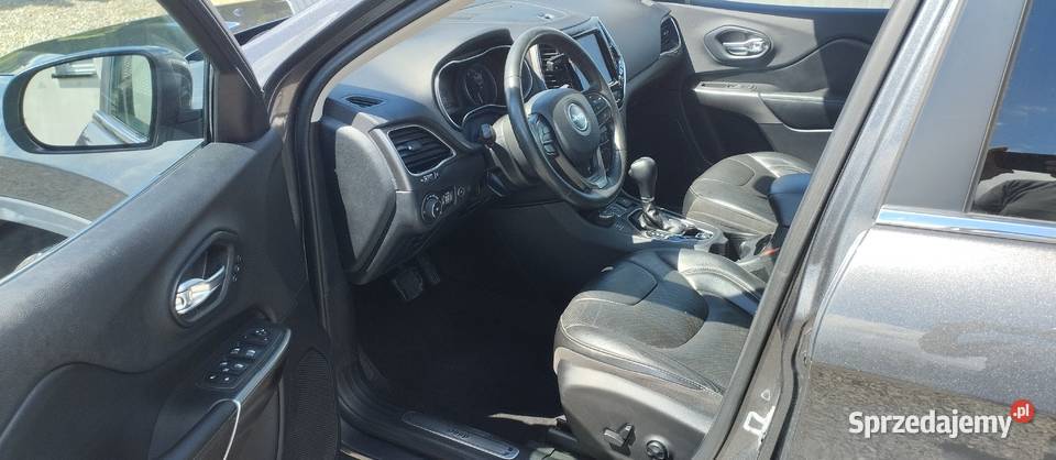 Jeep Cherokee Limited KL 4x432272 Cherokee Bychawa sprzedam