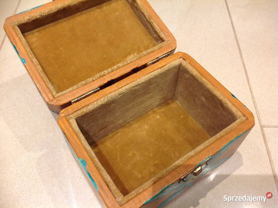Stara drewniana szkatułka inny kolor Dekoracje i ozdoby
