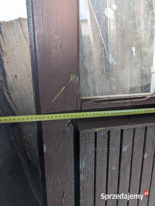 Stare drewniane drzwi do renowacji