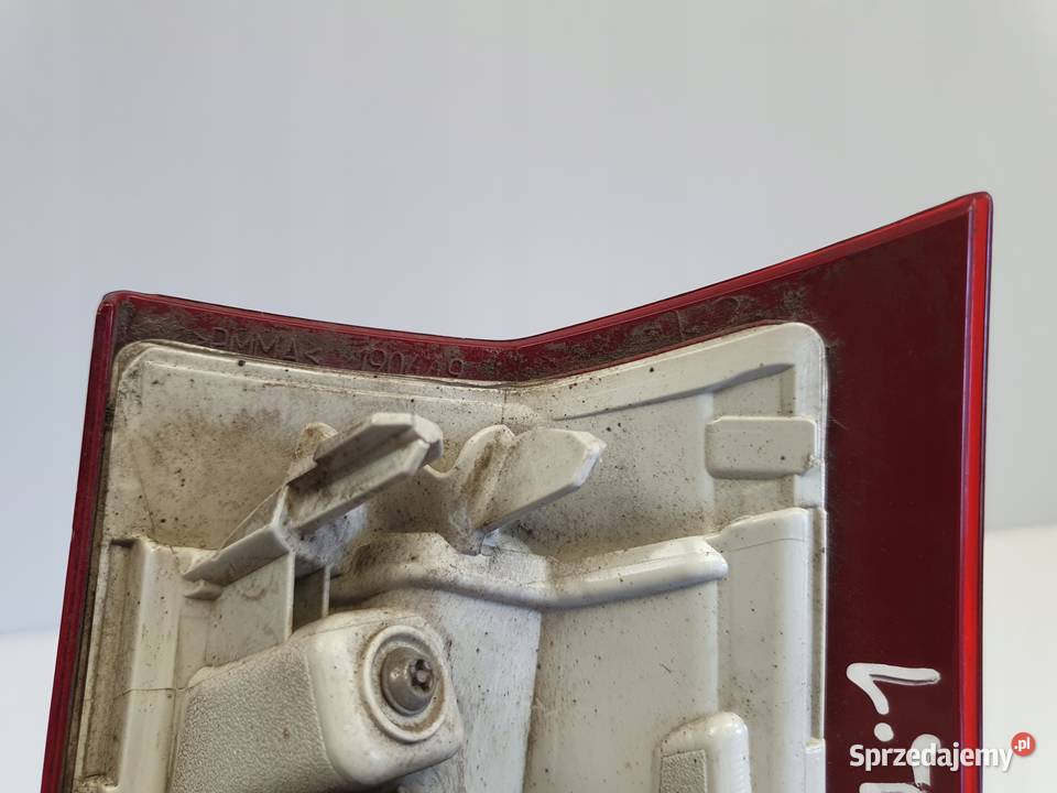 LAMPA TYLNIA LEWA Volvo V70 III 1416r LIFT LEWY sprzedam