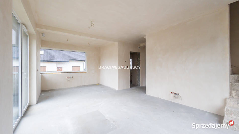 Dom wolnostojący 10142m2 Zagacie Skowronki 1 piętro sprzedam