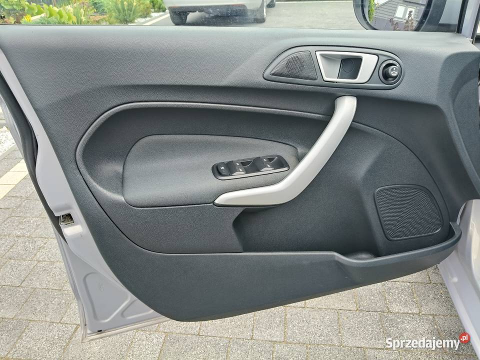 Ford Fiesta 12582 niski przebieg 79 klimatyzacja Kraków