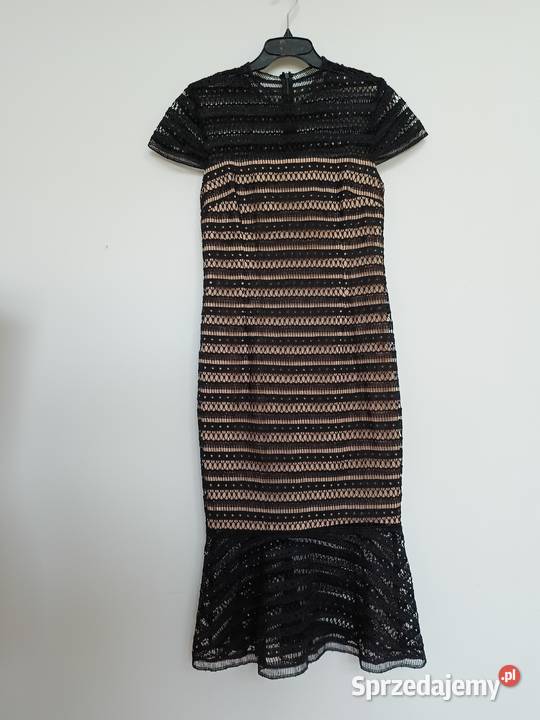 Forever Unique Czarna koronkowa sukienka midi z Gdynia