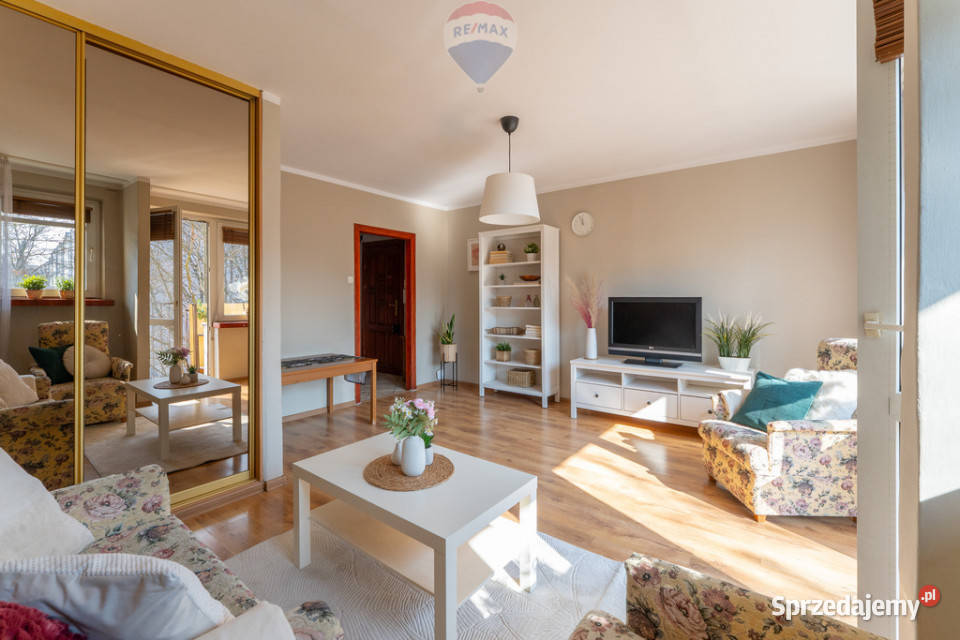 Słoneczne mieszkanie z potencjałem oddzielna kuchnia Warszawa