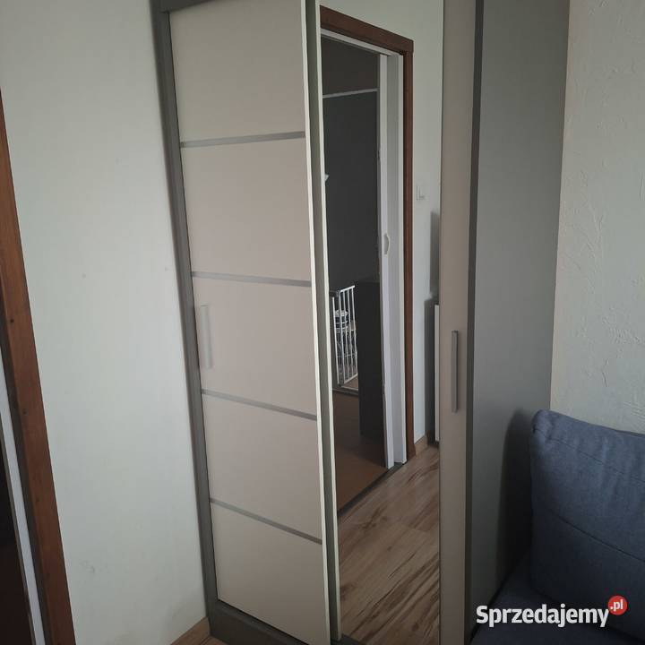 sprzedam szafę dwudrzwiową z lustrem małopolskie Chrzanów
