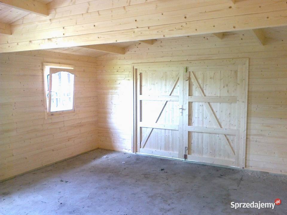 Drewniany garaż jednostanowiskowy