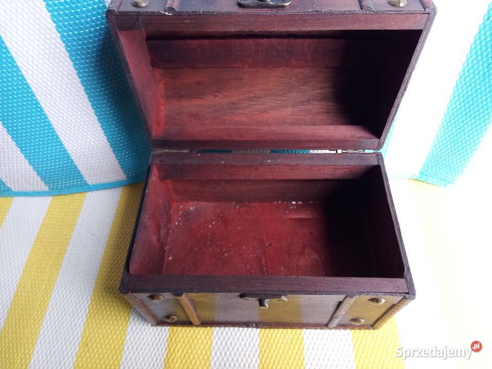 Kuferek sprzedam Borówno