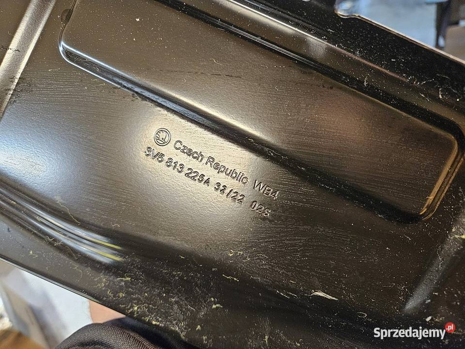 SKODA SUPERB 3 III PAS TYŁ TYLNY 3V5813225A sprzedam